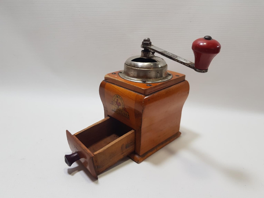 ANTİKA AHŞAP KAHVE DEĞİRMENİ