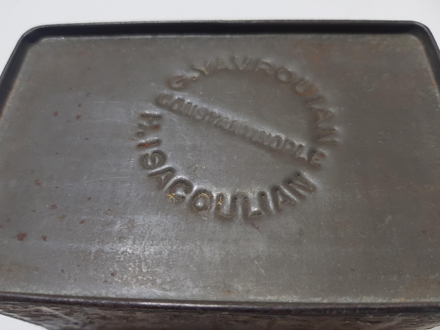 CONSTANTINOPLE YAVROUIAN&ISACOULIAN YAZILI TENEKE KUTU