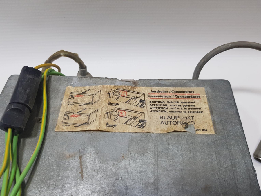 ANTİKA ARABA RADYOSU