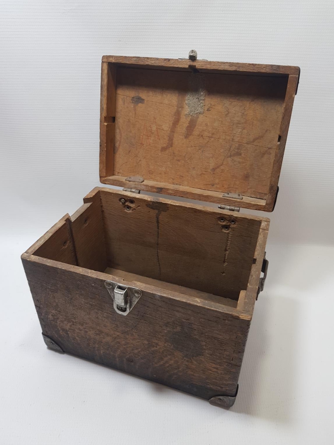 OSMANLICA PLAKALI İANE SANDIĞI