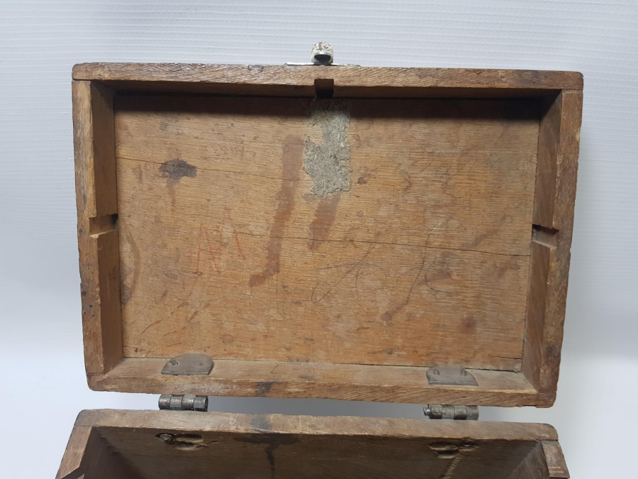 OSMANLICA PLAKALI İANE SANDIĞI