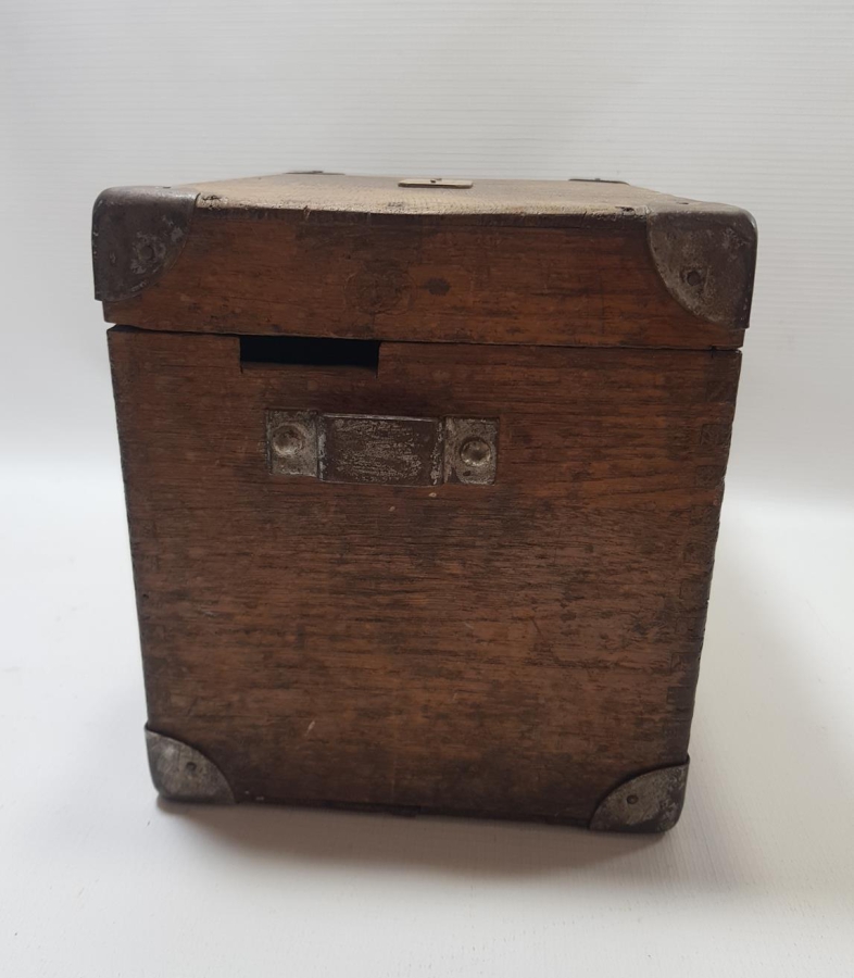 OSMANLICA PLAKALI İANE SANDIĞI