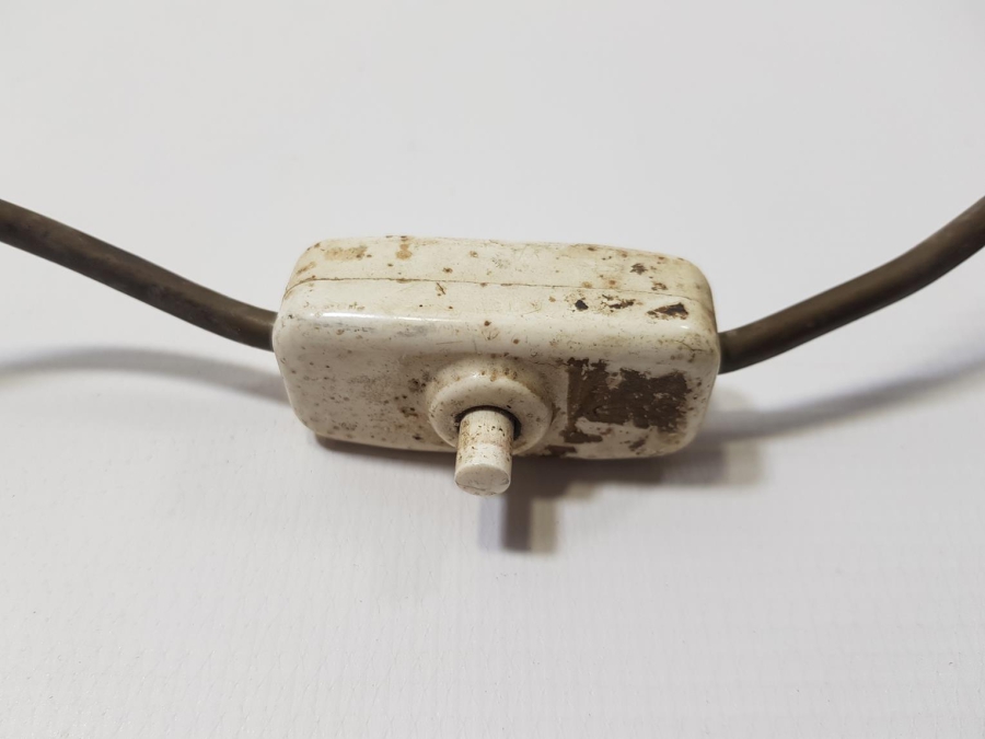 FARKLI FORMDA ANTİKA LAMBA