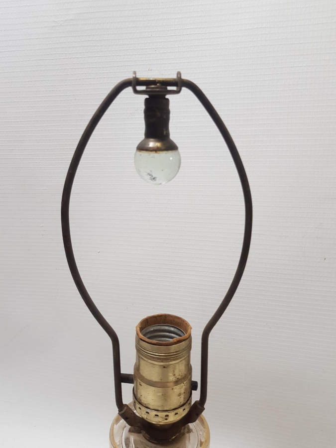 FARKLI FORMDA ANTİKA LAMBA