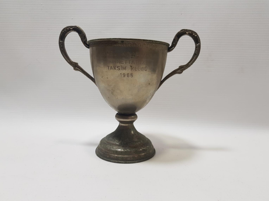 1965 MİKAEL MİKAELYANA MİNNETTARIZ TAKSİM KULÜBÜ YAZILI KUPA