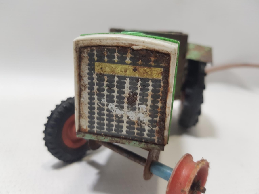 ANTİKA OYUNCAK: KUMANDALI TRAKTÖR