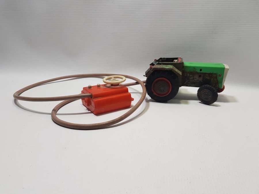 ANTİKA OYUNCAK: KUMANDALI TRAKTÖR