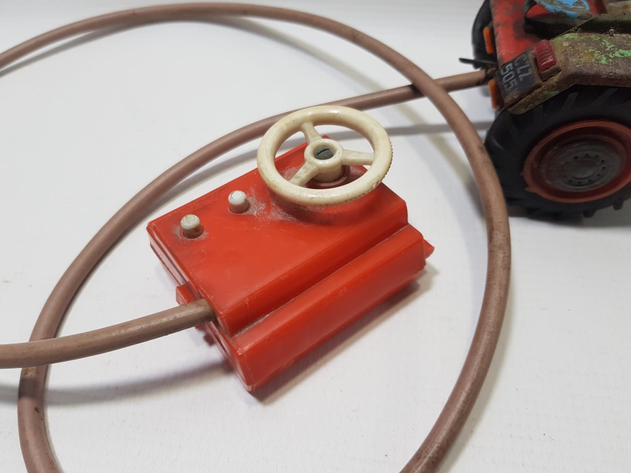 ANTİKA OYUNCAK: KUMANDALI TRAKTÖR