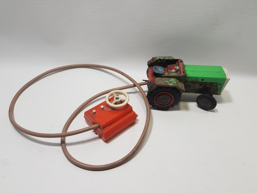 ANTİKA OYUNCAK: KUMANDALI TRAKTÖR