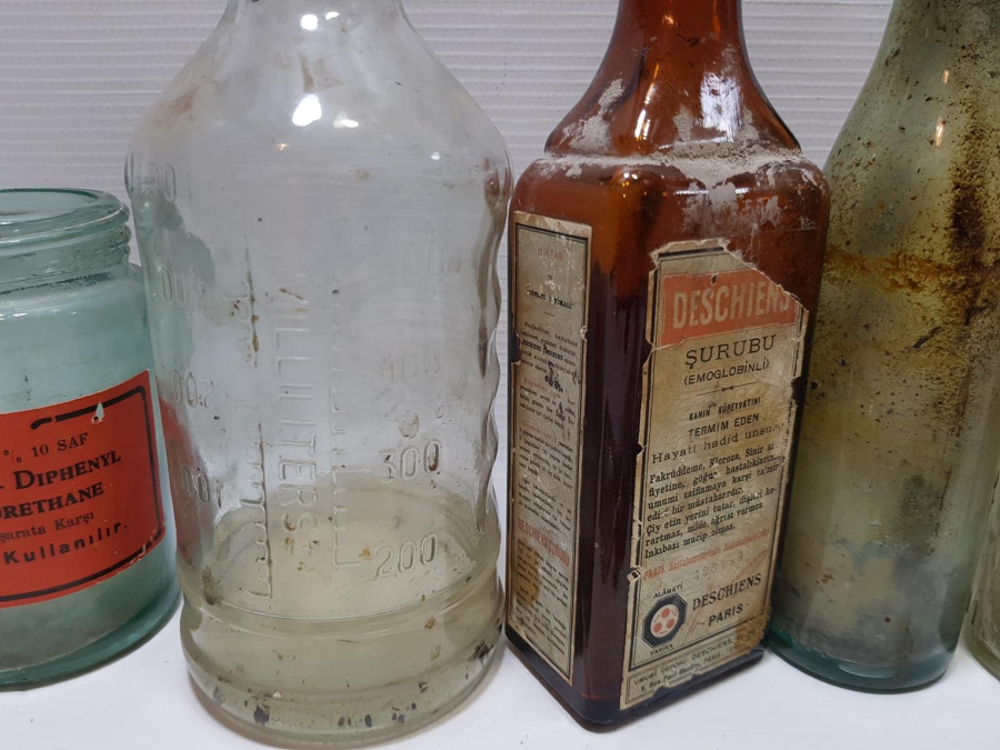 TIP TARİHİ: BİR DÜZİNE İLAÇ ŞİŞESİ