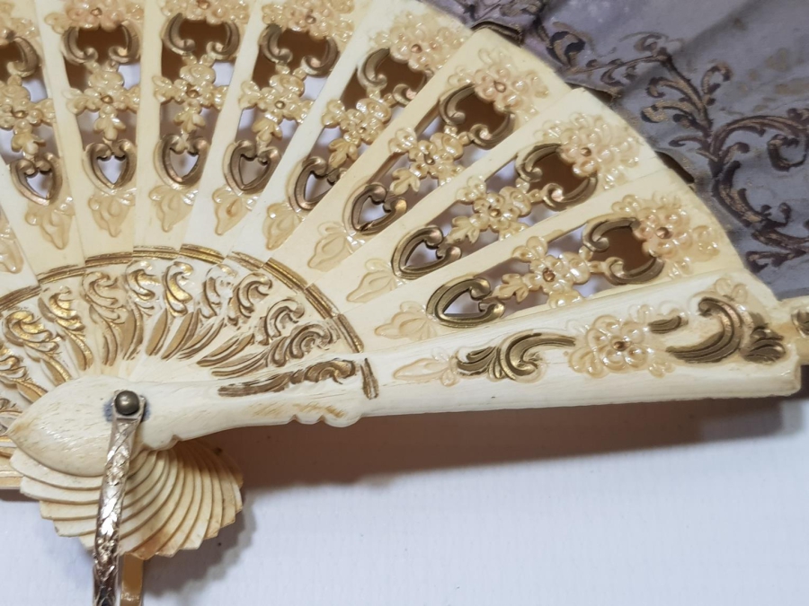 ANTİKA FİLDİŞİ SAPLI SANATÇI İŞİ EL BOYAMA YELPAZE