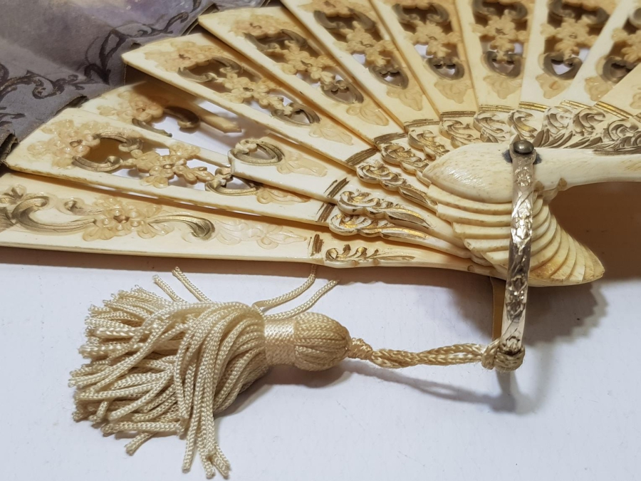 ANTİKA FİLDİŞİ SAPLI SANATÇI İŞİ EL BOYAMA YELPAZE