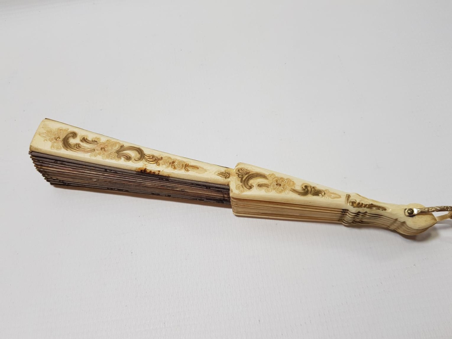 ANTİKA FİLDİŞİ SAPLI SANATÇI İŞİ EL BOYAMA YELPAZE