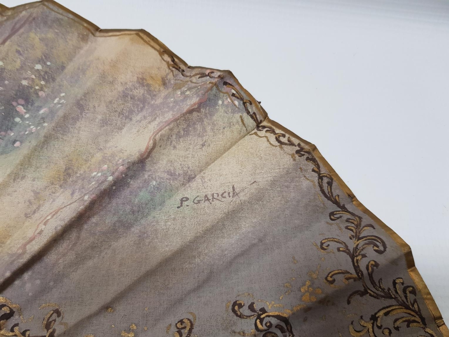 ANTİKA FİLDİŞİ SAPLI SANATÇI İŞİ EL BOYAMA YELPAZE