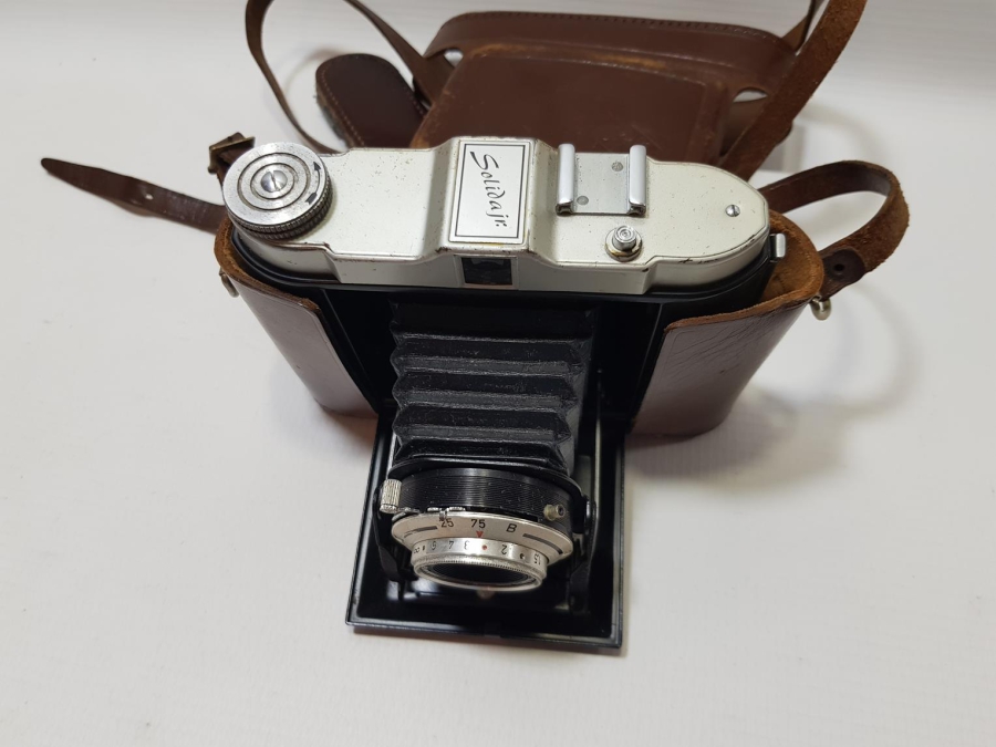 ANTİKA KÖRÜKLÜ FOTOĞRAF MAKİNESİ