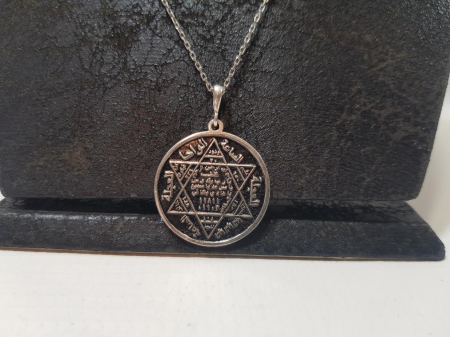 TILSIMLI GÜMÜŞ KOLYE