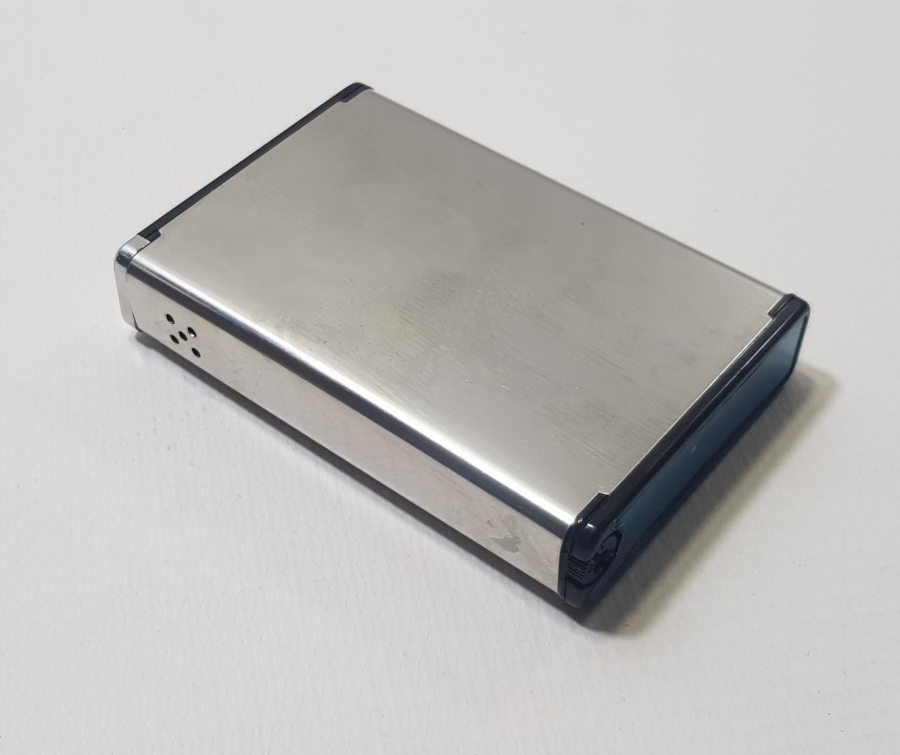 TUĞRALI SİGARALIK VE ÇAKMAK