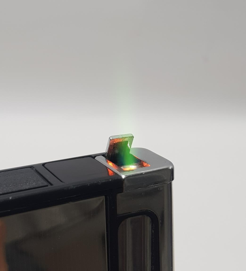 TUĞRALI SİGARALIK VE ÇAKMAK