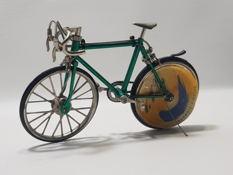 BİSİKLET FORMLU BİBLO ÇAKMAK