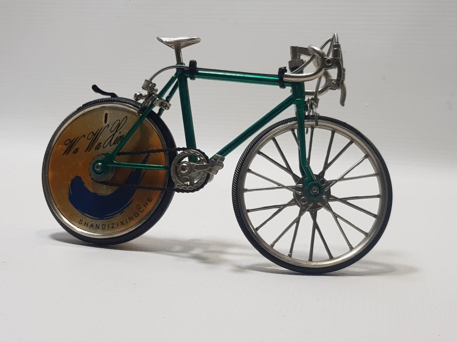 BİSİKLET FORMLU BİBLO ÇAKMAK