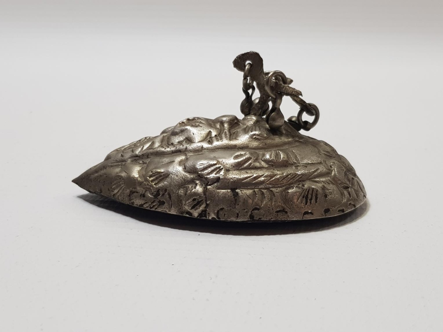 OSMANLI DÖNEMİ ÇOK NADİR DAMGALI VE KUŞ APLİKELİ TOPUK TAŞI ALETİ