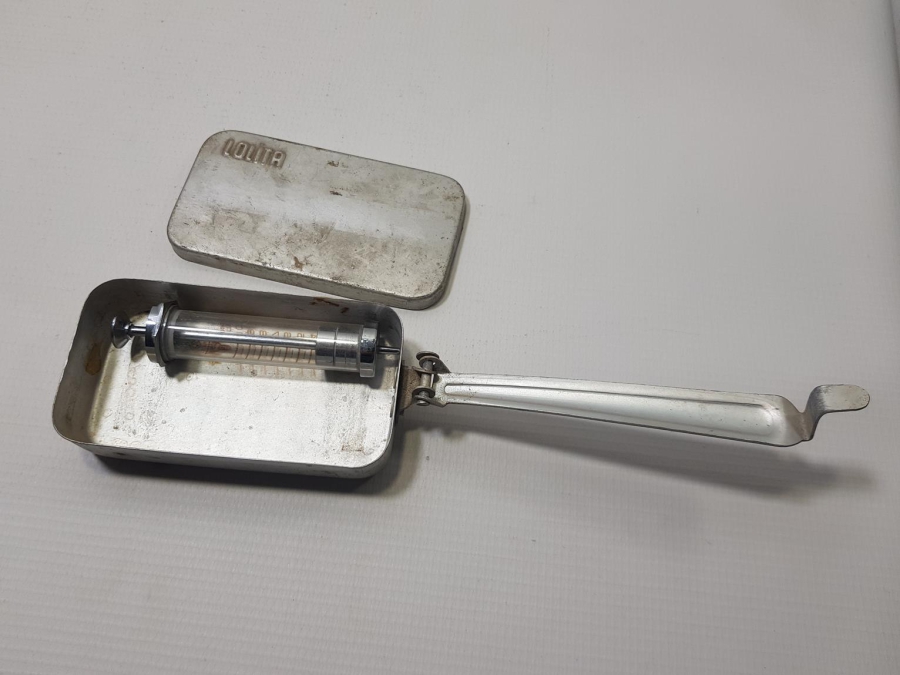 ANTİKA CAM ENJEKTÖR VE ŞIRINGA KUTUSU