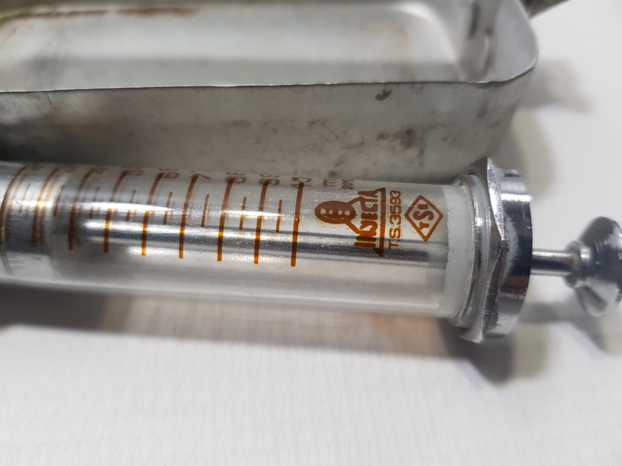 ANTİKA CAM ENJEKTÖR VE ŞIRINGA KUTUSU