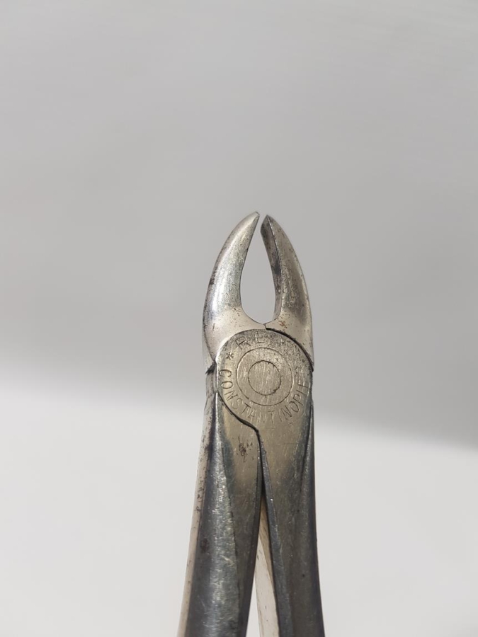 CONSTANTINOPLE LUCIEN FARAGG DİŞÇİ PENSİ