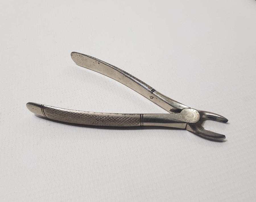 CONSTANTINOPLE LUCIEN FARAGG DİŞÇİ PENSİ