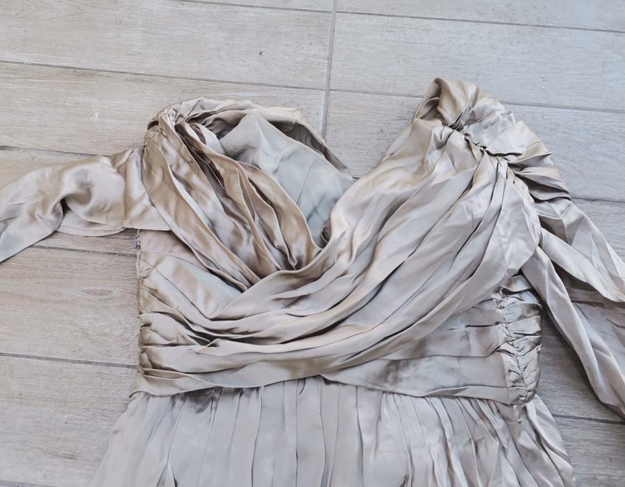 OSMANLI DÖNEMİ İPEK LEVANTEN ELBİSESİ