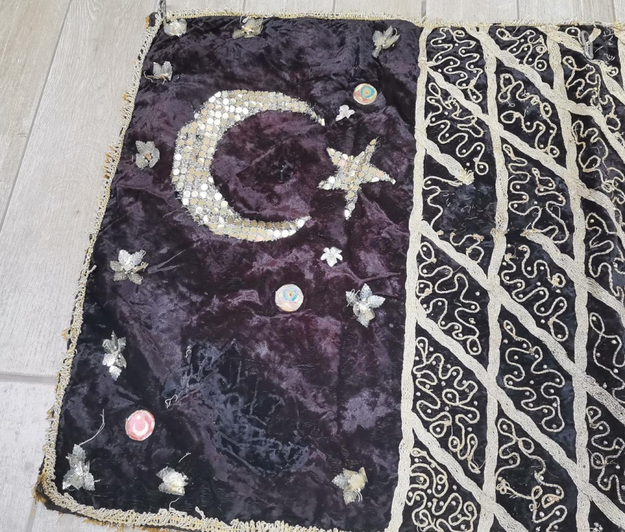 ANTİKA AY YILDIZLI DEVE ÖRTÜSÜ