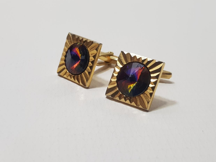 ANTİKA DOĞAL TAŞLI BİR ÇİFT KOL DÜĞMESİ