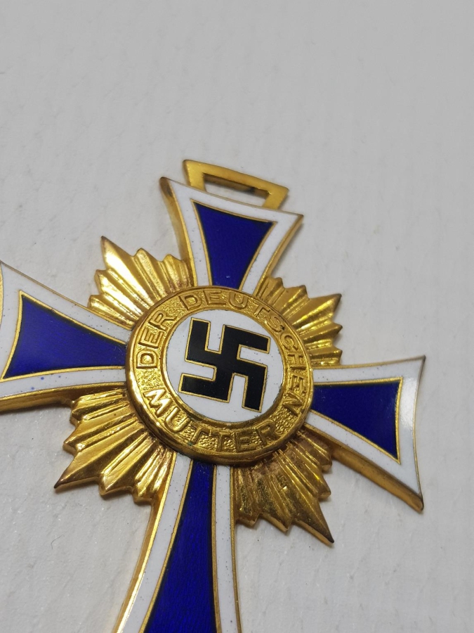 1938 TARİHLİ ORİJİNAL KUTUSUNDA NAZİ ALMAN ANNELİK ŞEREF MADALYASI