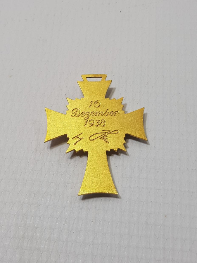 1938 TARİHLİ ORİJİNAL KUTUSUNDA NAZİ ALMAN ANNELİK ŞEREF MADALYASI