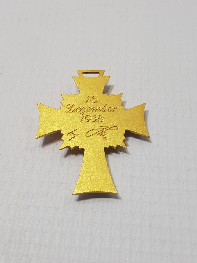1938 TARİHLİ ORİJİNAL KUTUSUNDA NAZİ ALMAN ANNELİK ŞEREF MADALYASI