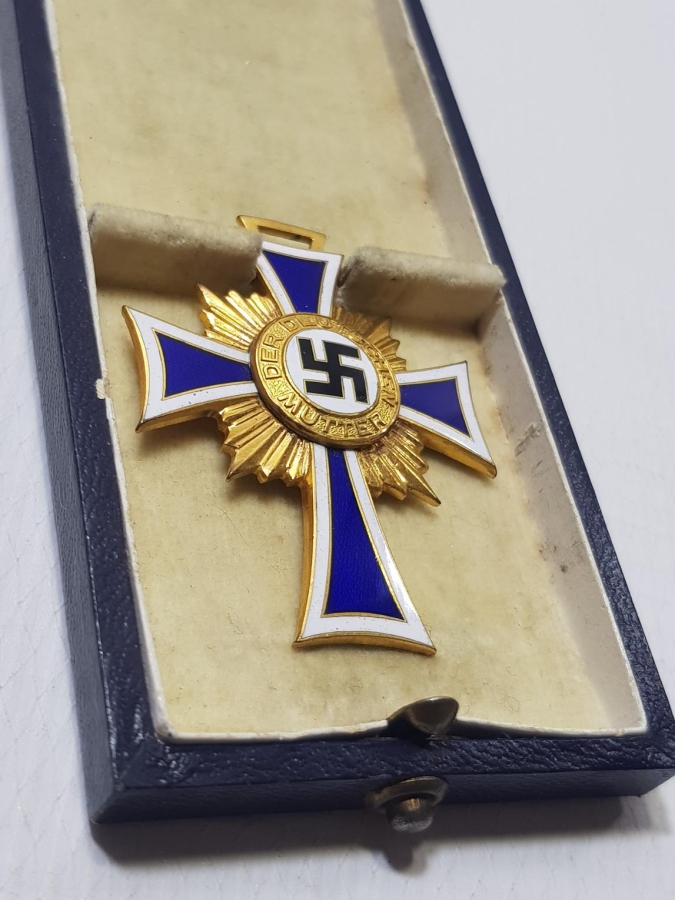 1938 TARİHLİ ORİJİNAL KUTUSUNDA NAZİ ALMAN ANNELİK ŞEREF MADALYASI