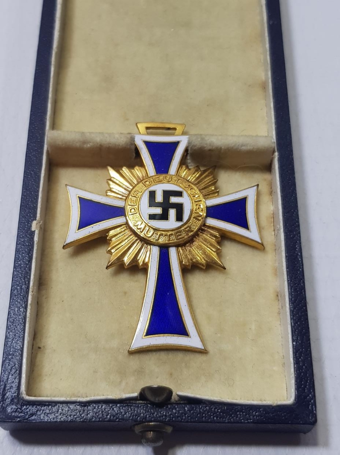 1938 TARİHLİ ORİJİNAL KUTUSUNDA NAZİ ALMAN ANNELİK ŞEREF MADALYASI