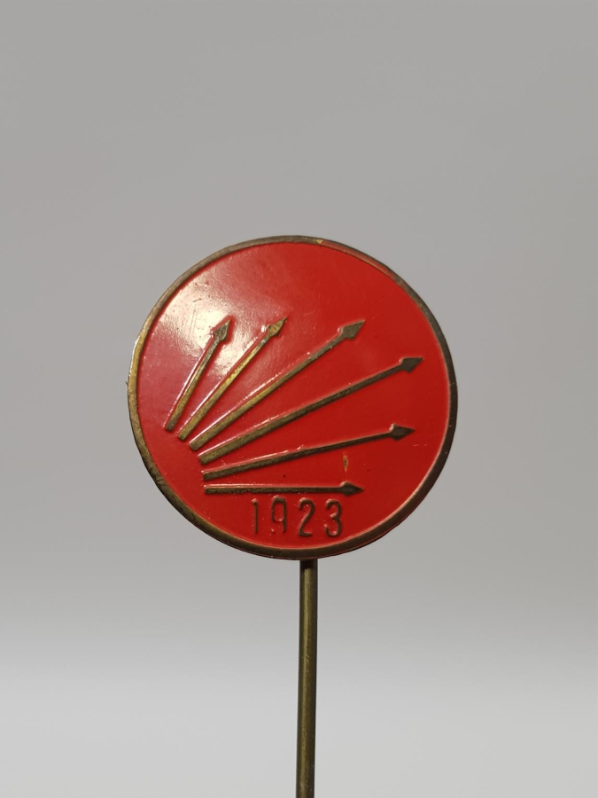 ORİJİNAL KABINDA ANTİKA CHP ROZETİ