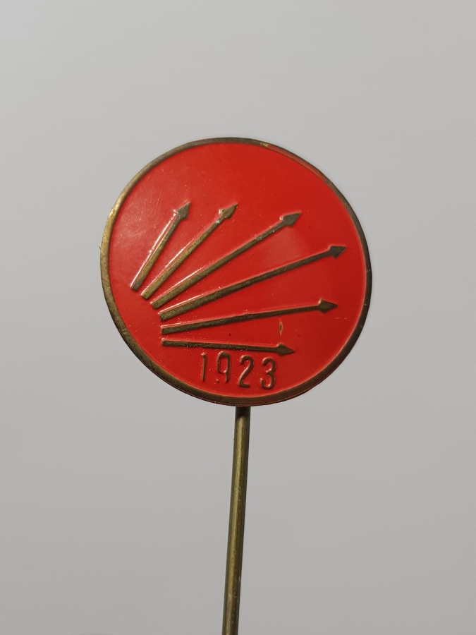 ORİJİNAL KABINDA ANTİKA CHP ROZETİ