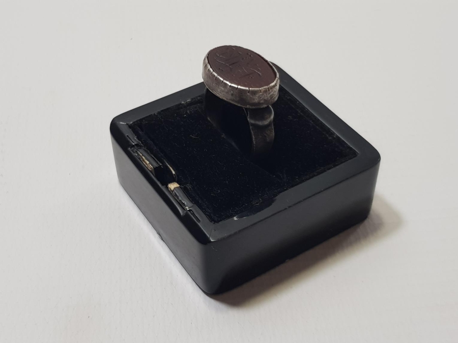 OSMANLI DÖNEMİ ÜZERİ YAZILI AKİK TAŞLI GÜMÜŞ YÜZÜK