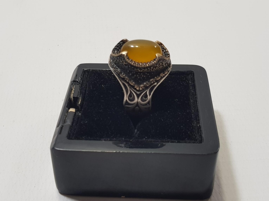 KEHRİBAR TAŞLI GÜMÜŞ YÜZÜK