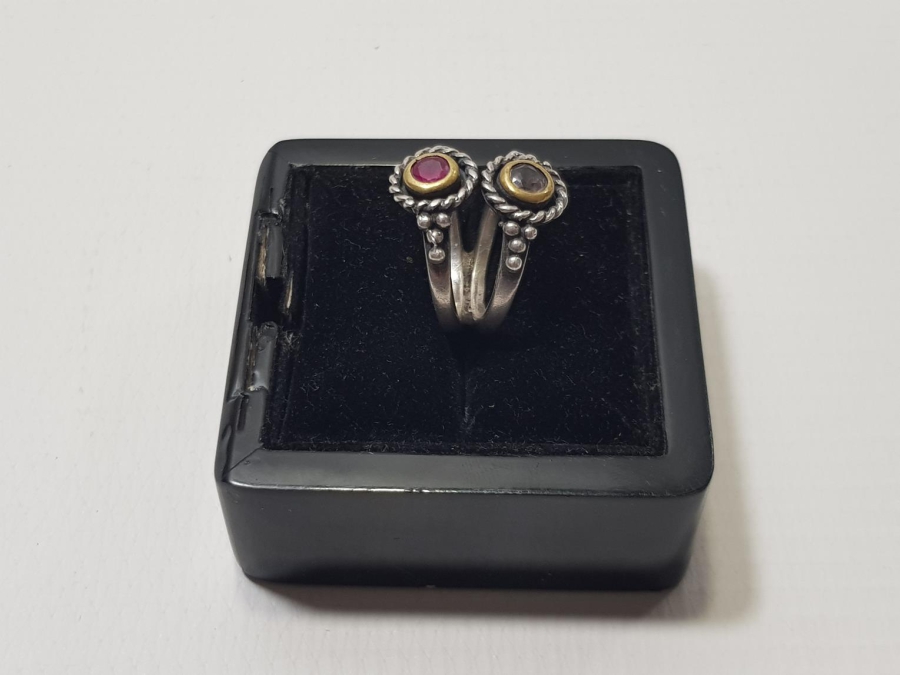 ÜZERİ DOĞAL TAŞLARLA SÜSLÜ İKİZ GÜMÜŞ YÜZÜK