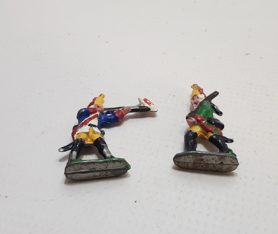 1900 BAŞLARI EL BOYAMA 2 ADET ANTİKA KURŞUN ASKER