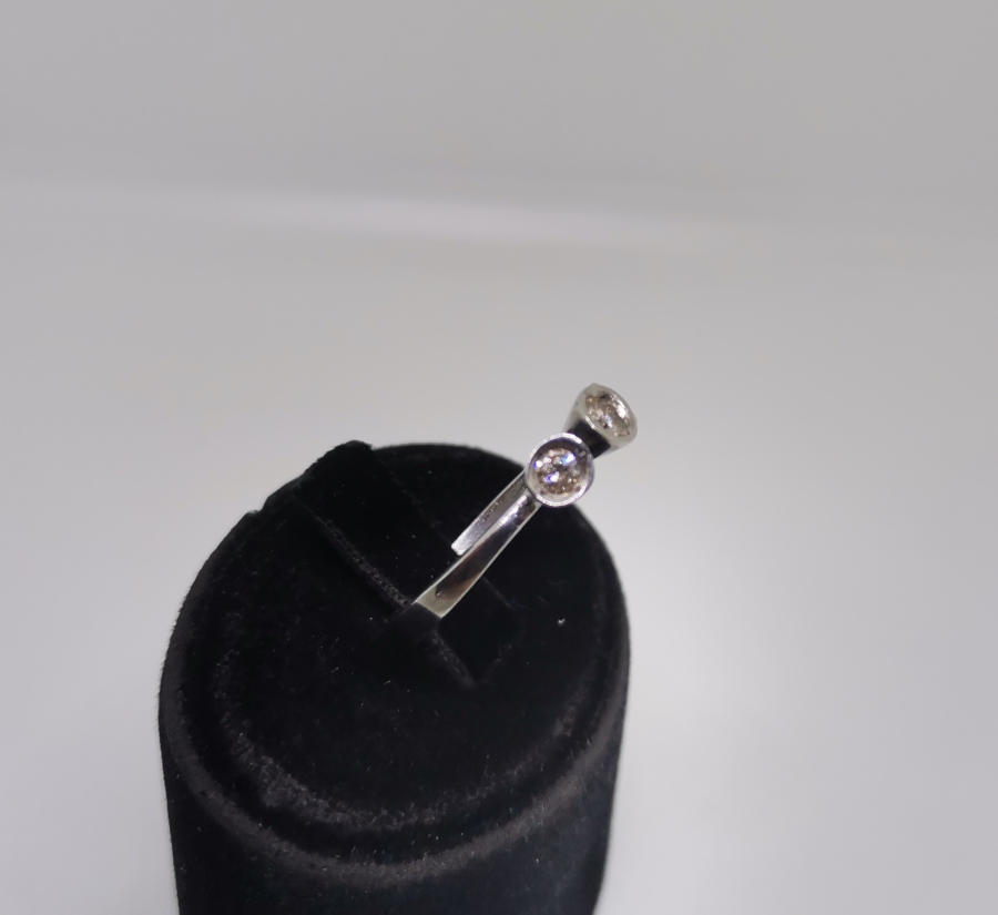 ÜÇTAŞ MODEL PIRLANTA YÜZÜK