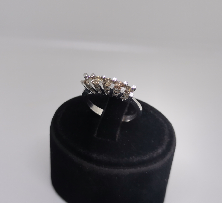 PIRLANTA TAŞLI BEŞTAŞ MODEL YÜZÜK