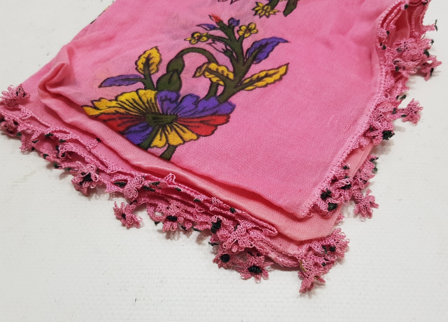 ÇEVRESİ İĞNE OYALI ANTİKA YAZMA