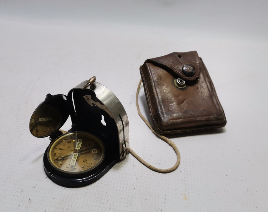 ORİJİNAL DERİ KILIFINDA 2. DÜNYA SAVAŞI DÖNEMİ ANTİKA PUSULA