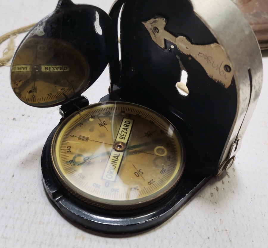 ORİJİNAL DERİ KILIFINDA 2. DÜNYA SAVAŞI DÖNEMİ ANTİKA PUSULA