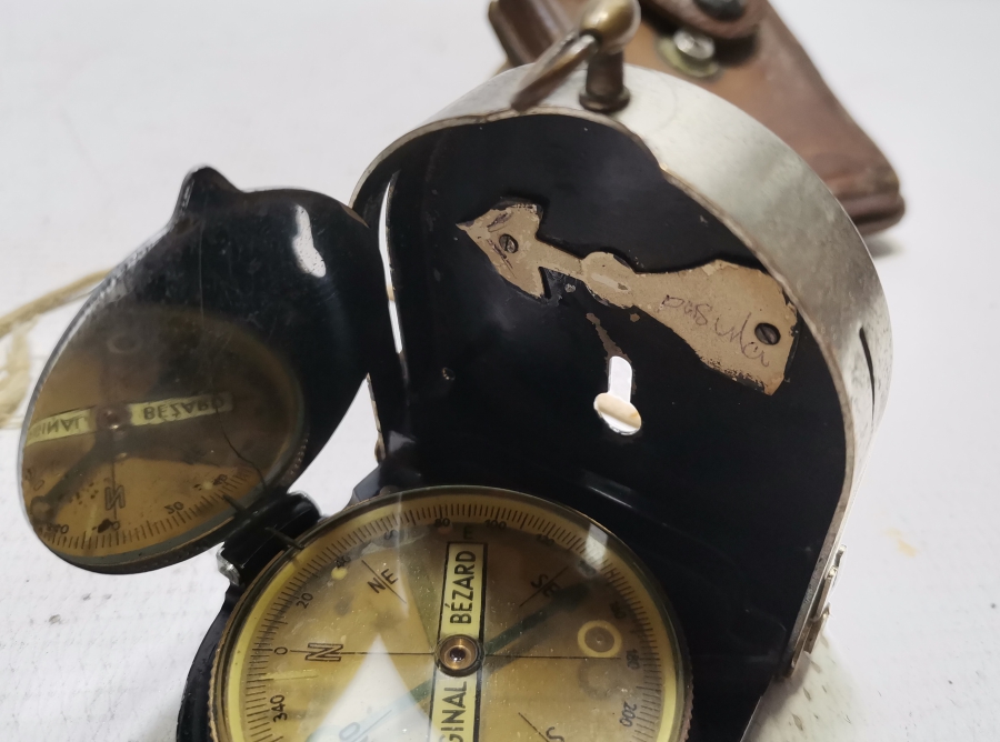 ORİJİNAL DERİ KILIFINDA 2. DÜNYA SAVAŞI DÖNEMİ ANTİKA PUSULA