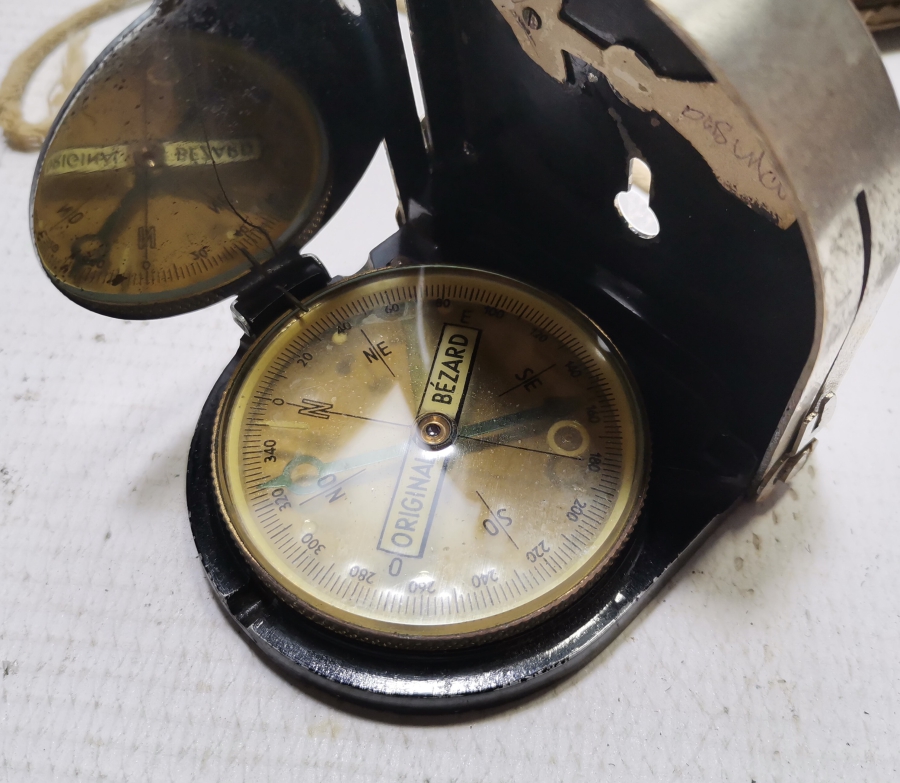 ORİJİNAL DERİ KILIFINDA 2. DÜNYA SAVAŞI DÖNEMİ ANTİKA PUSULA